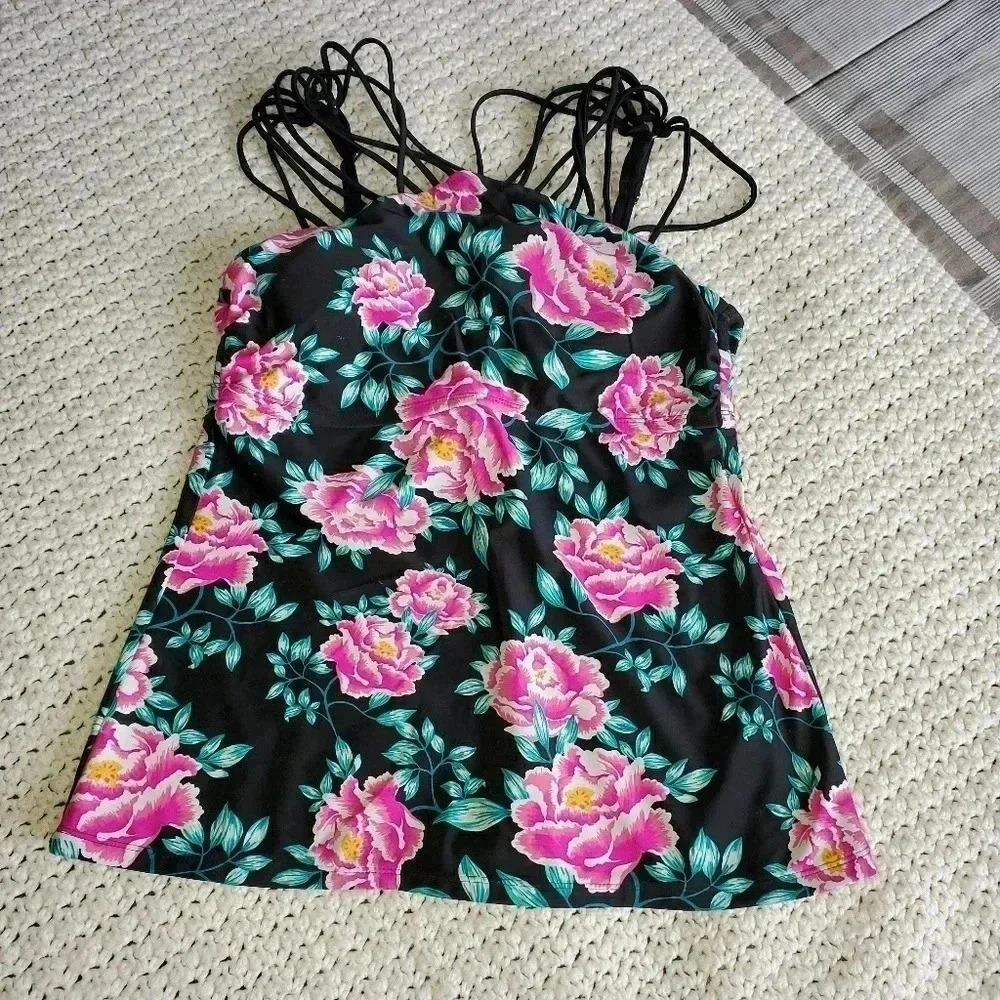 Time and tru swim floral top